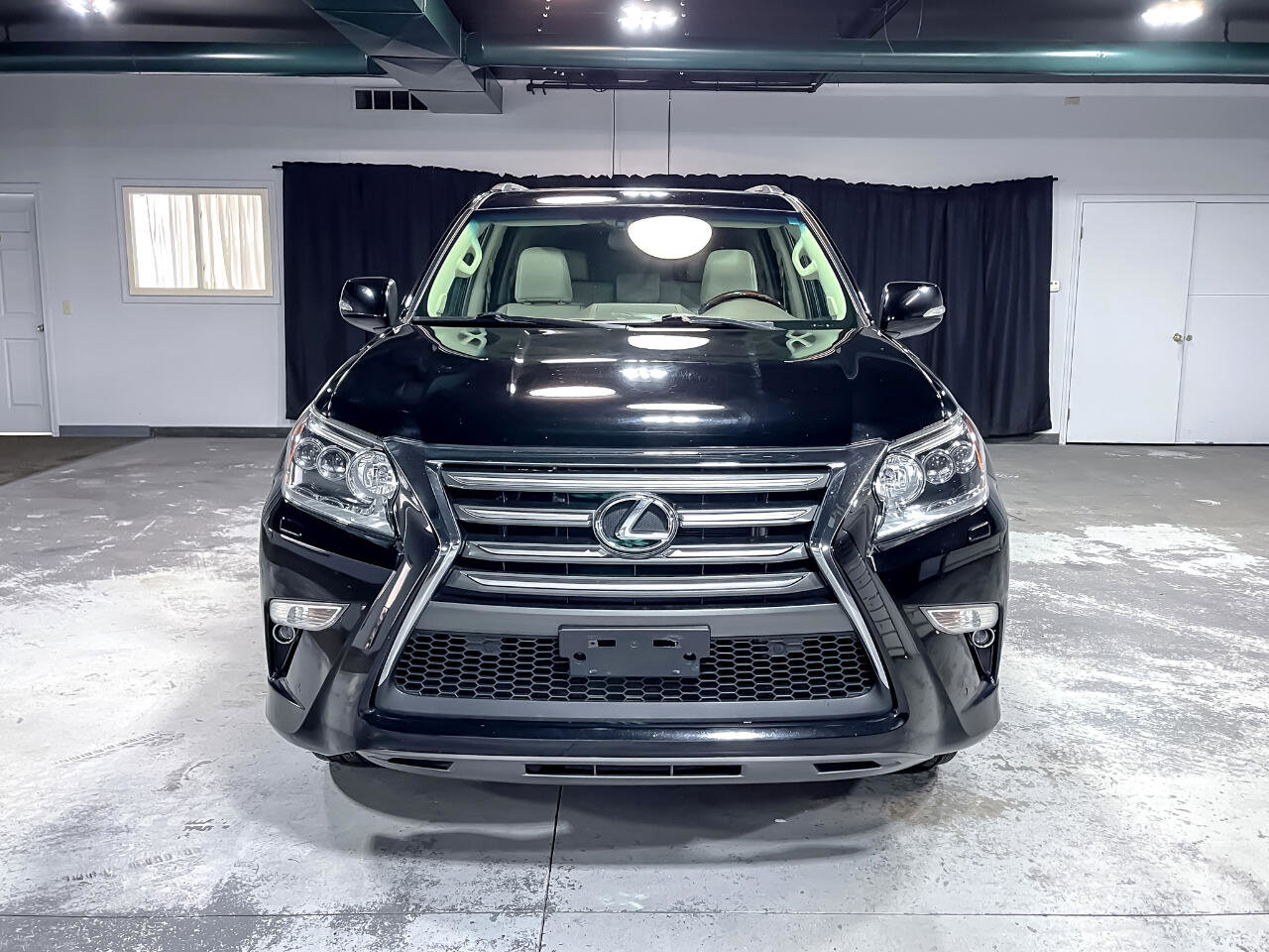Used 2017 Lexus GX 460 image 3