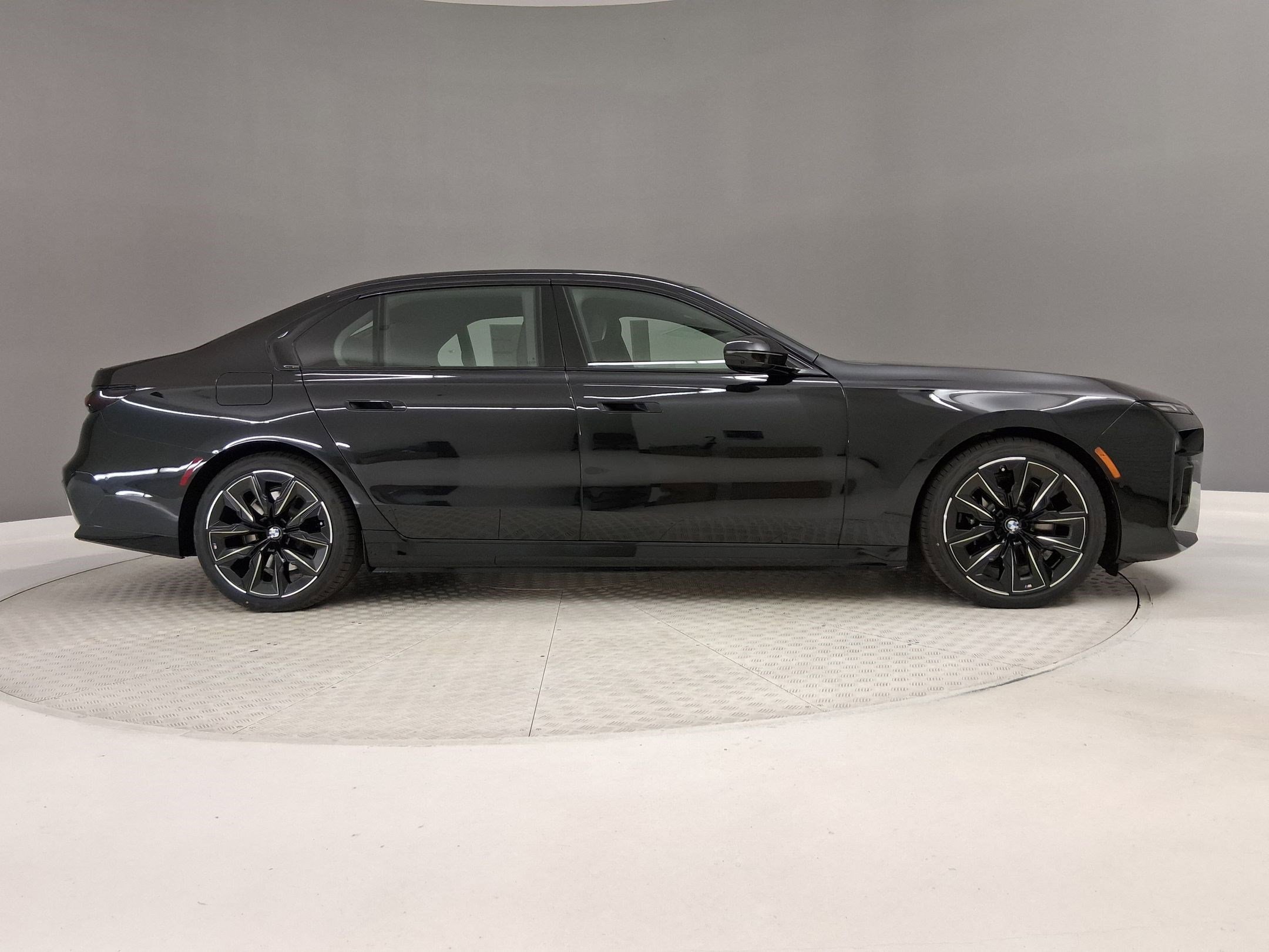 New 2026 BMW 750e xDrive w/ Premium Package AWD/4WD image 6
