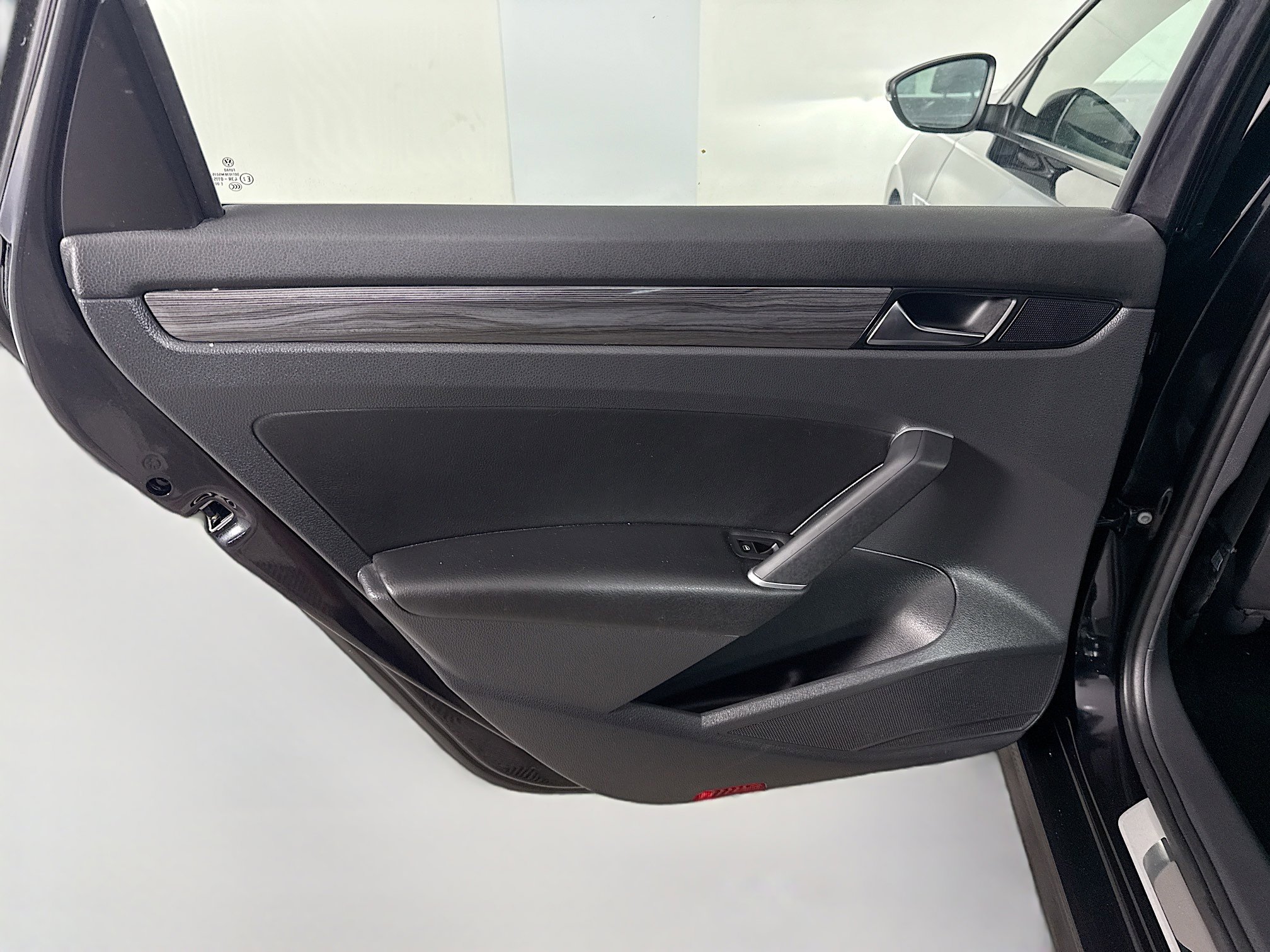 Used 2021 Volkswagen Passat 2.0T R-Line image 26