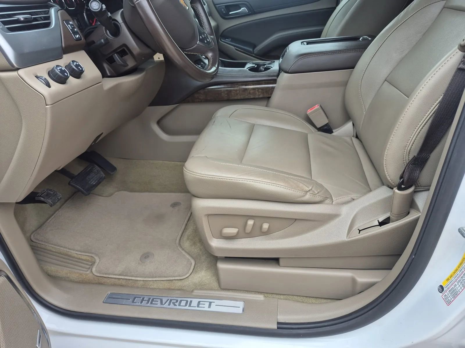 Used 2018 Chevrolet Suburban LT AWD/4WD image 14