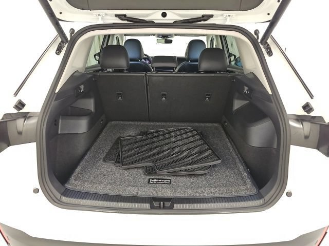 Used 2025 Volkswagen Tiguan SE w/ Panoramic Sunroof Package AWD/4WD image 31