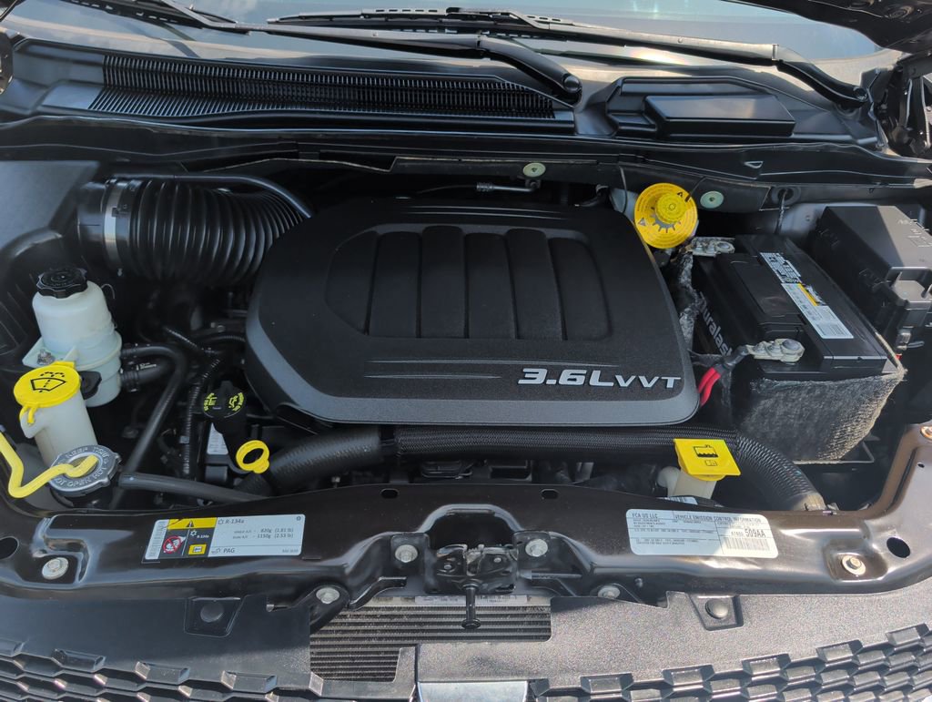 Used 2016 Dodge Grand Caravan SXT w/ Rear Park Assist Package FWD image 22