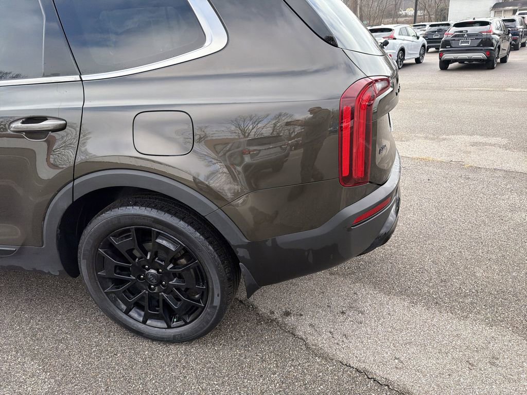 Used 2021 Kia Telluride EX w/ EX Premium Package image 7