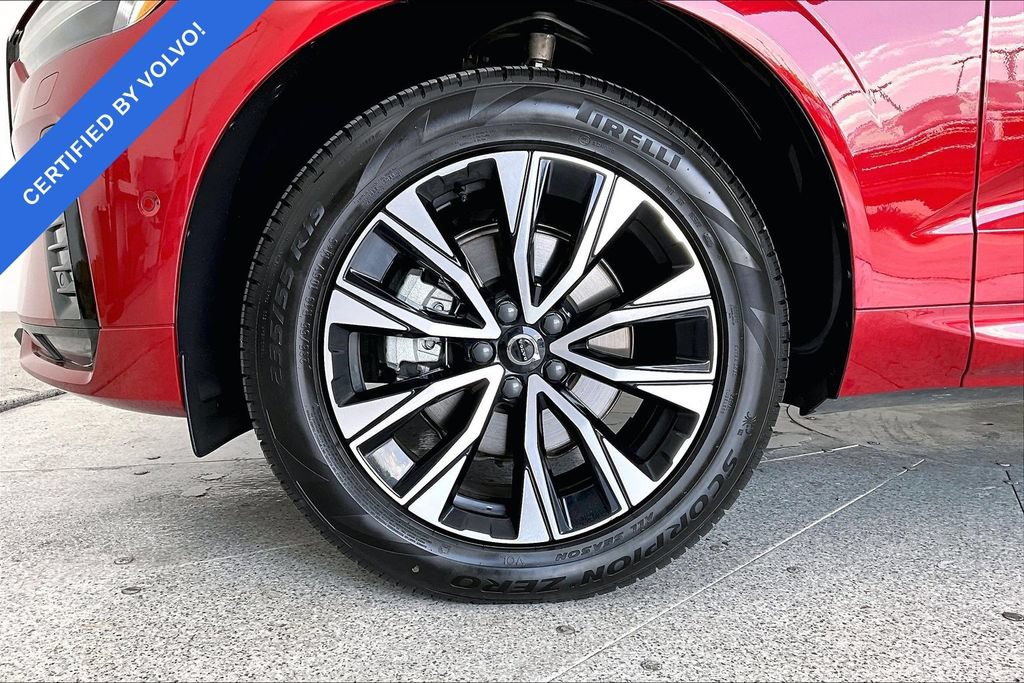 Certified 2025 Volvo XC60 B5 Plus AWD/4WD image 10