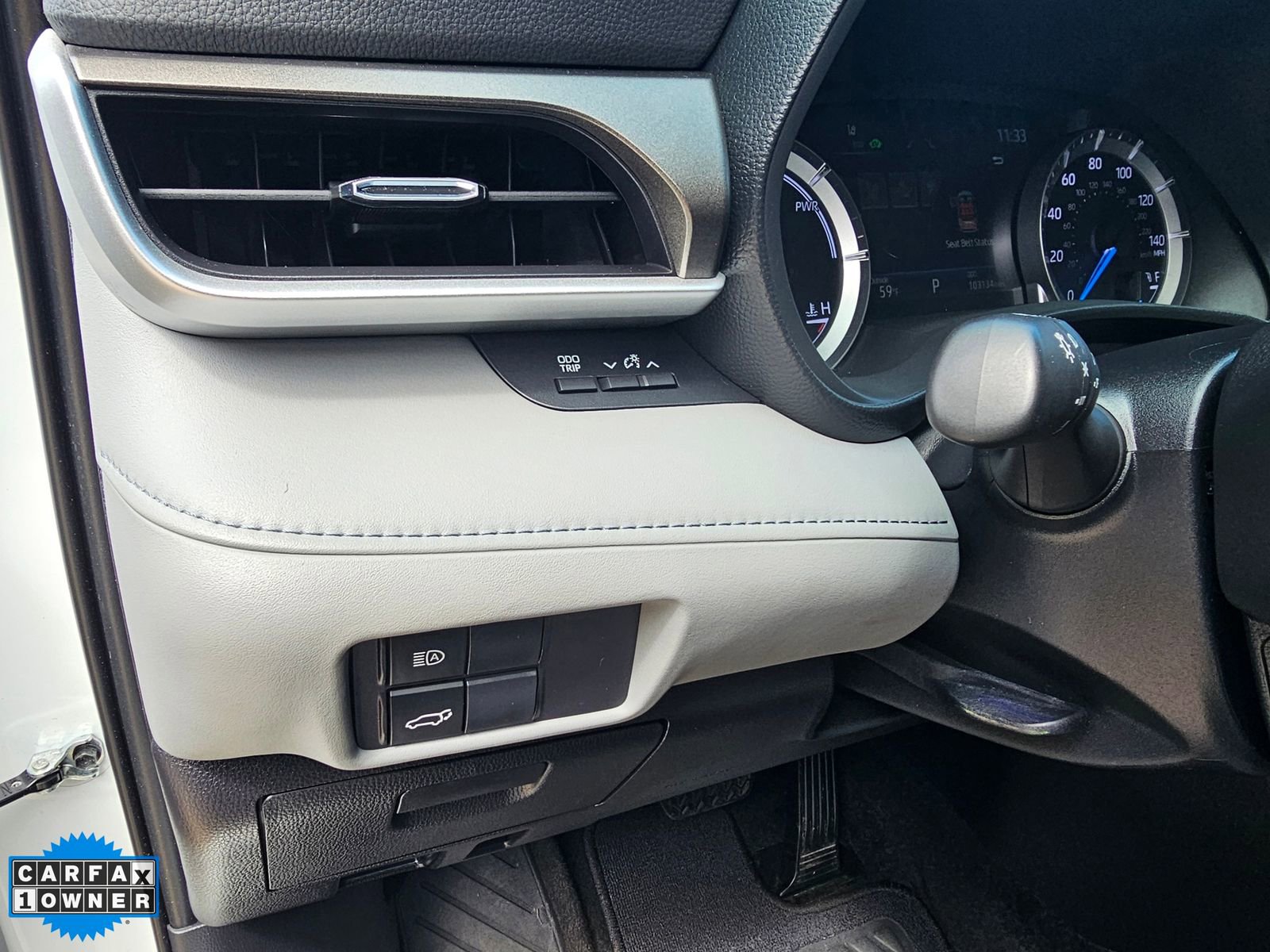 Used 2023 Toyota Highlander LE AWD/4WD image 13