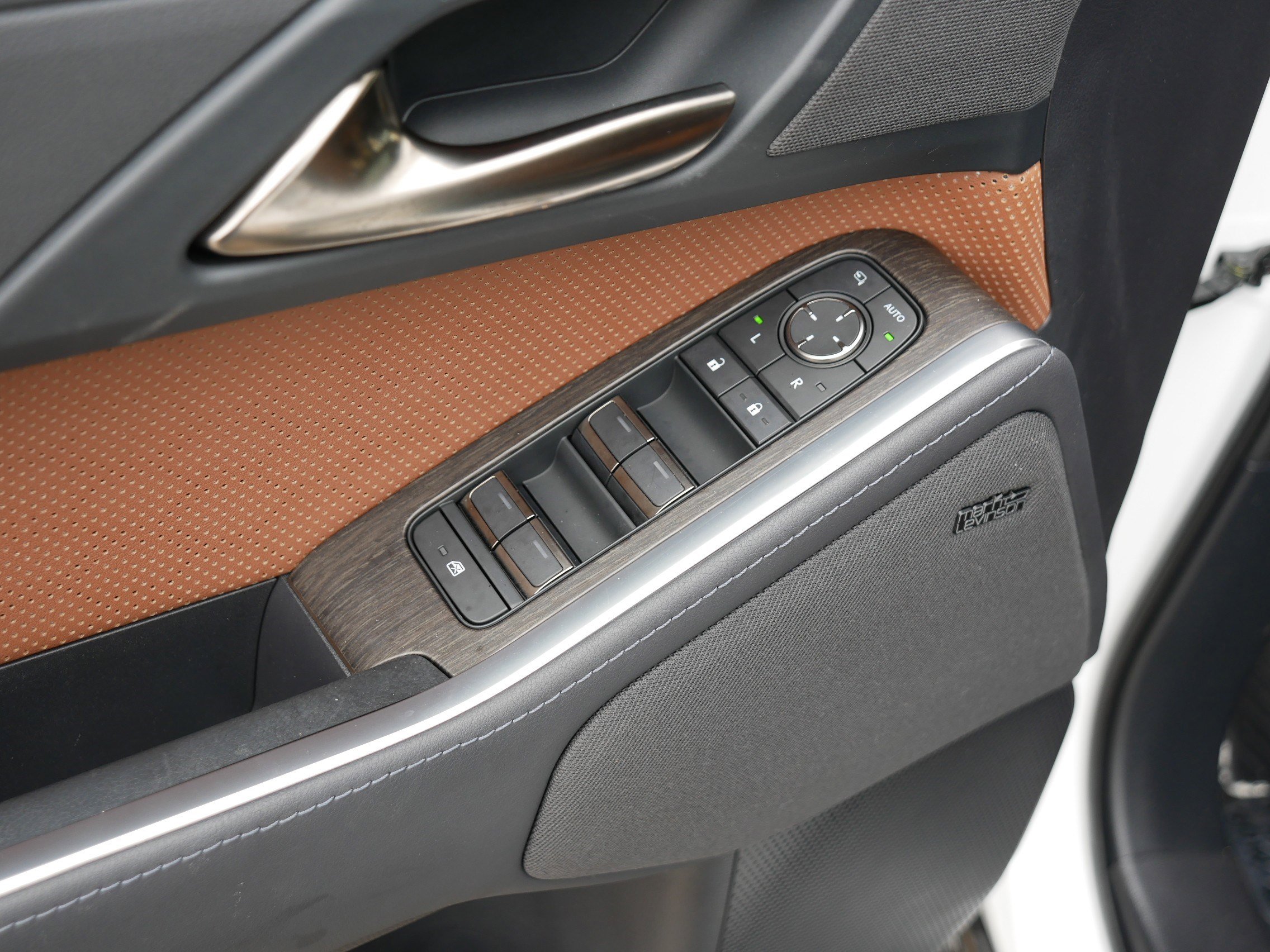 Used 2024 Lexus GX 550 w/ Accessory Package (2T) image 19