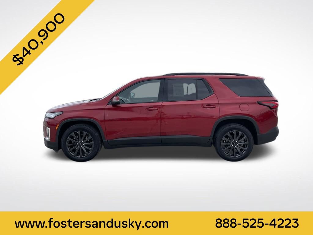 Used 2023 Chevrolet Traverse RS image 2