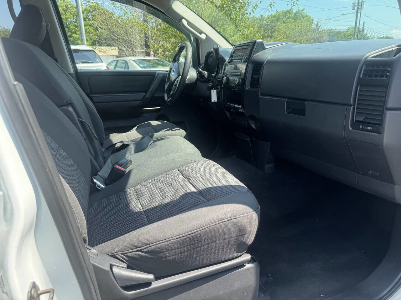 Used 2013 Nissan Titan SV image 32