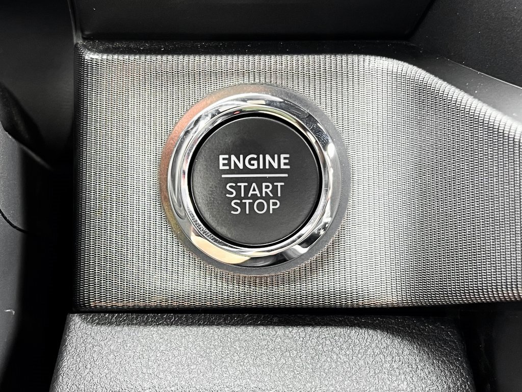 Used 2025 Ford F250 Platinum image 9