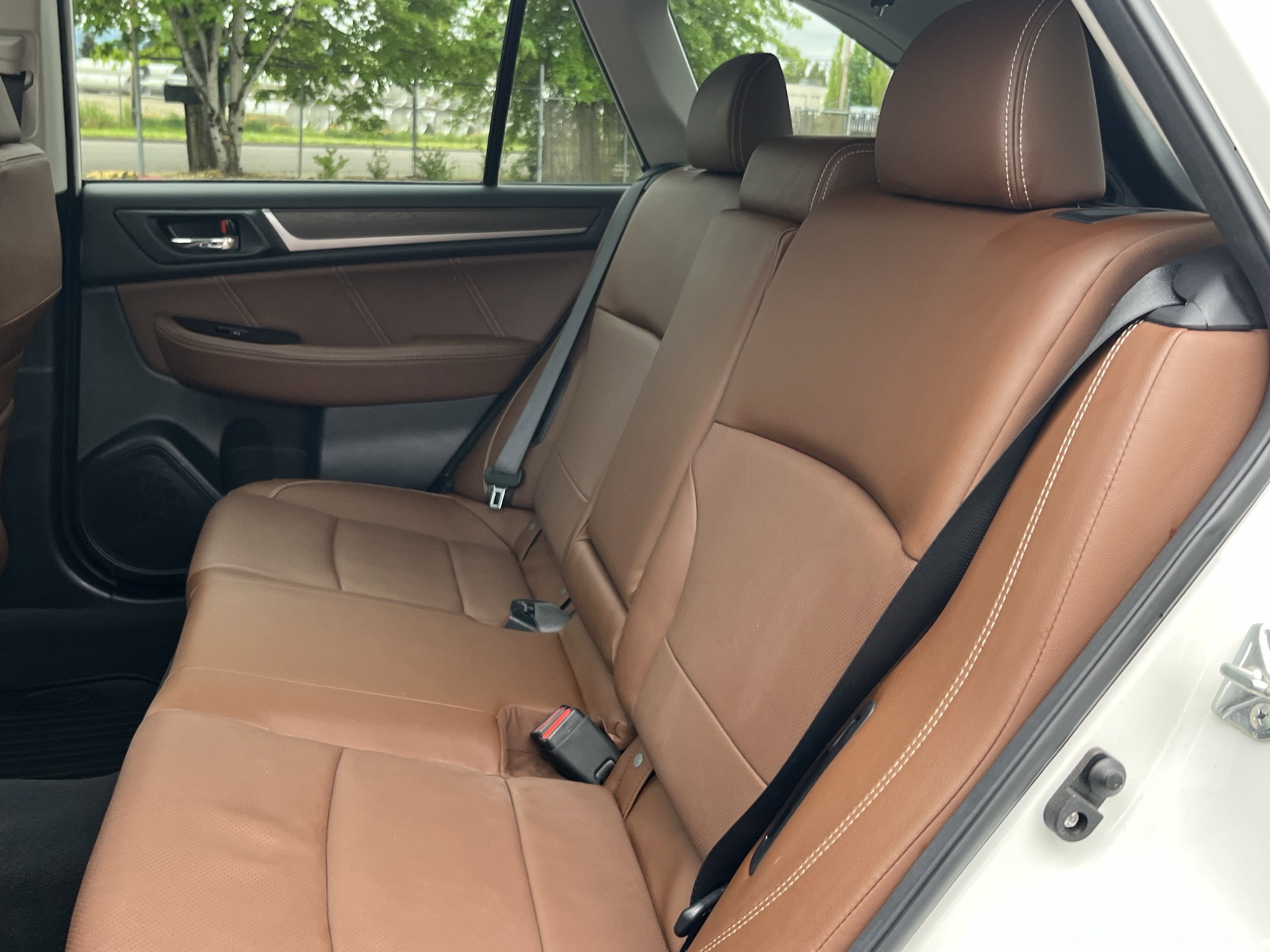 Used 2018 Subaru Outback 2.5i Touring w/ Popular Package #3 AWD/4WD image 14