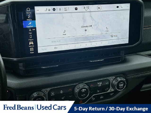 Used 2024 Jeep Gladiator Mojave w/ Technology Group AWD/4WD image 15