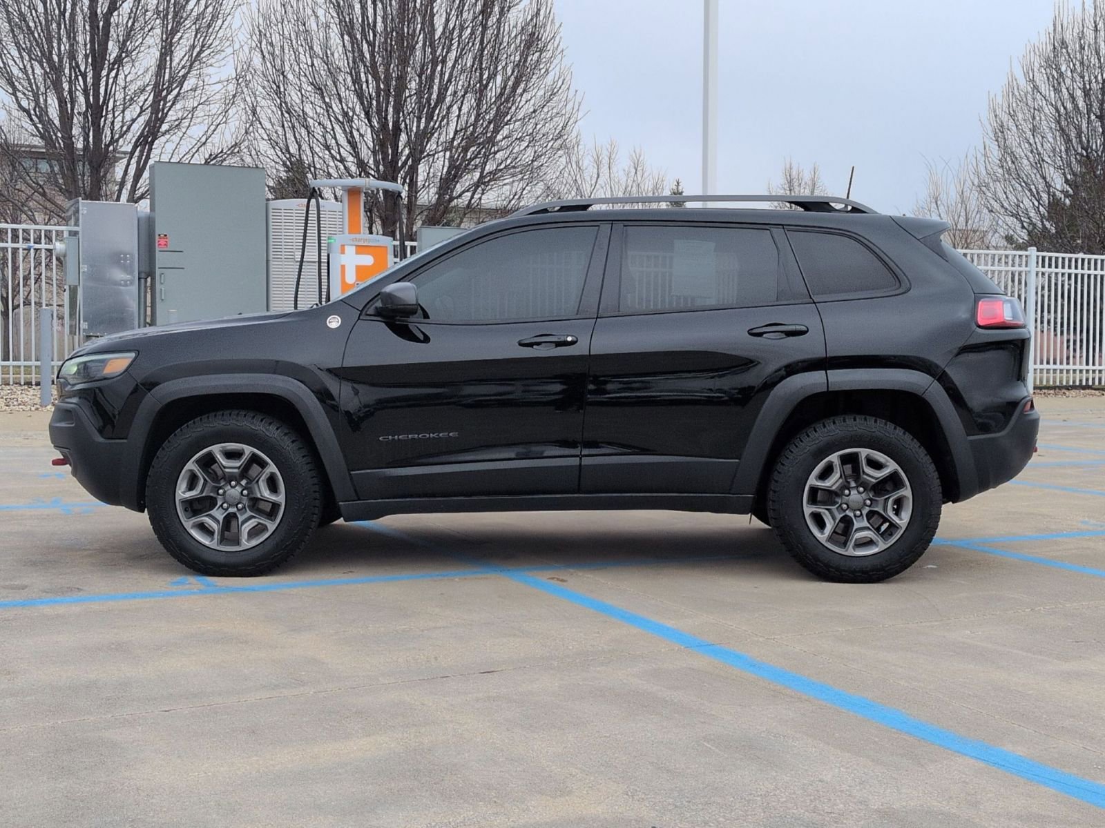 Used 2019 Jeep Cherokee Trailhawk w/ Comfort/Convenience Group image 9