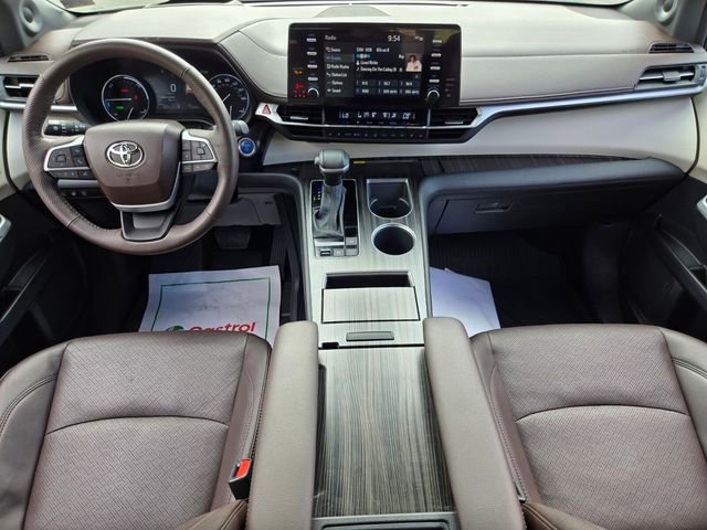 Used 2023 Toyota Sienna Platinum FWD image 15