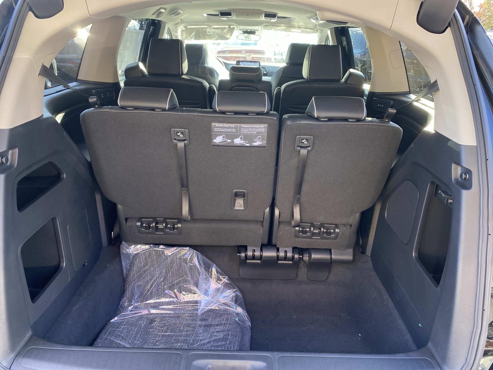 New 2026 Honda Odyssey Touring image 5