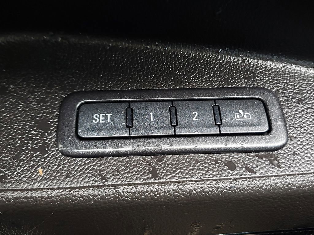 Used 2016 GMC Yukon Denali w/ Open Road Package image 24