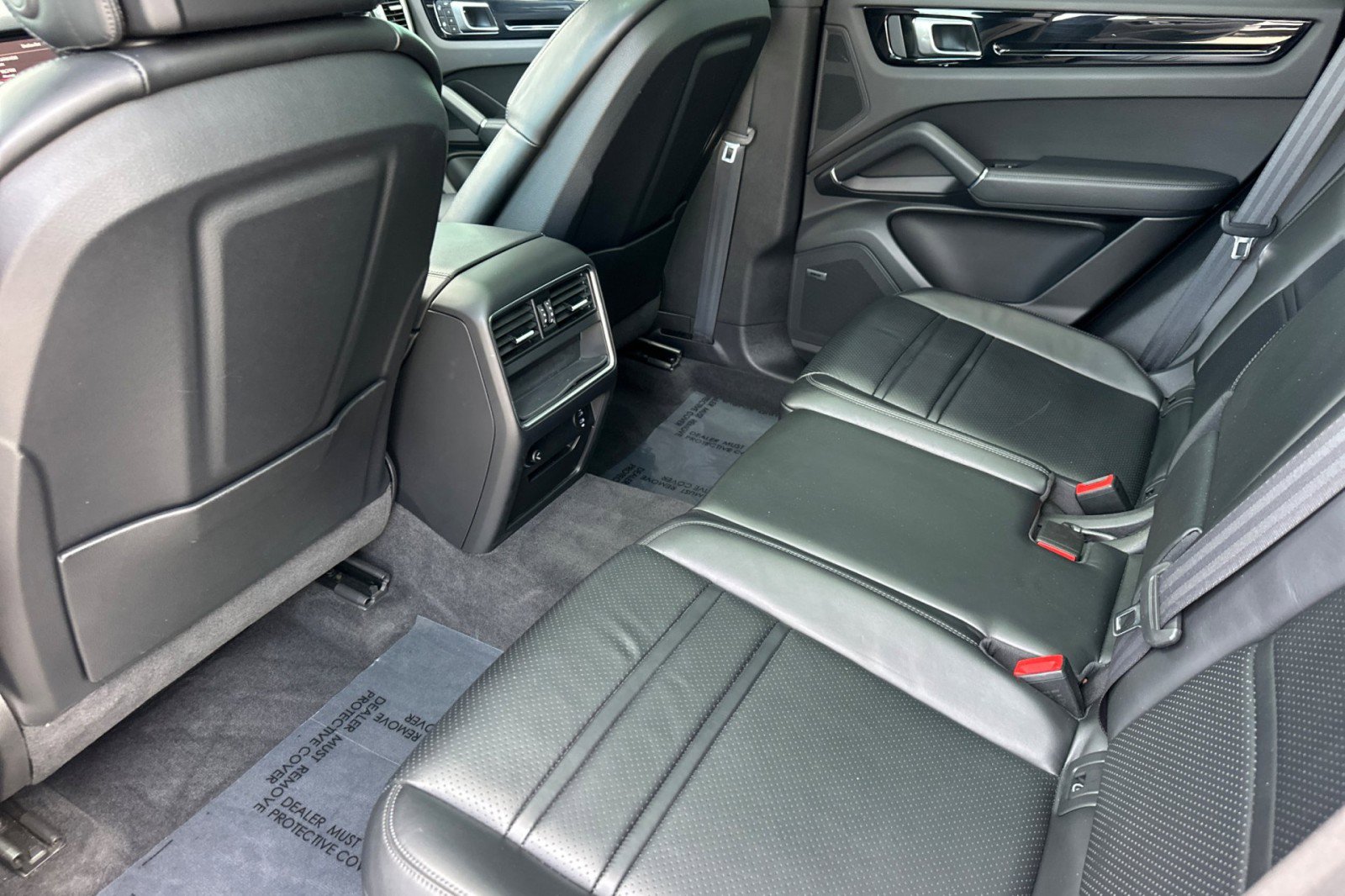 Used 2023 Porsche Cayenne image 13