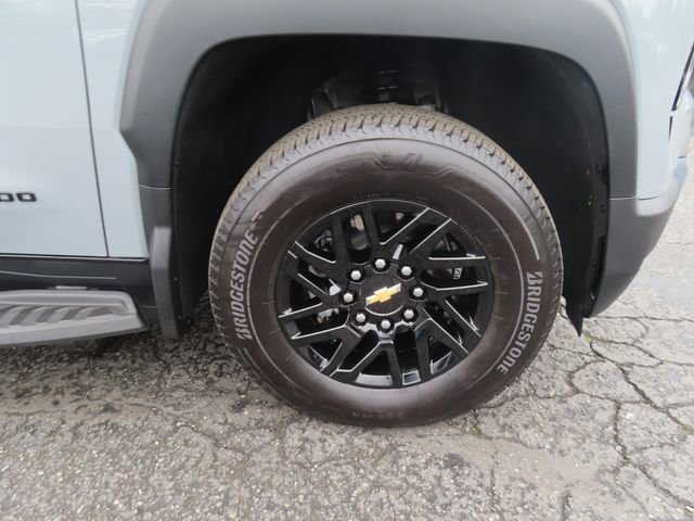 Used 2025 Chevrolet Silverado EV LT AWD/4WD image 11