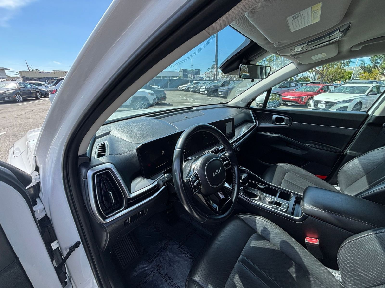 Used 2024 Kia Sorento S image 37