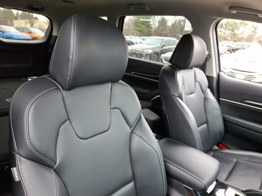 Used 2024 Kia Telluride LX image 13