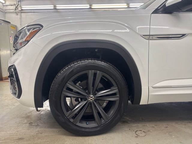Certified 2022 Volkswagen Atlas Cross Sport SEL R-Line image 5