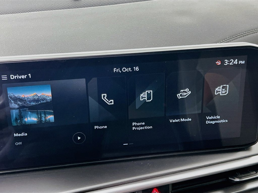 Certified 2025 Kia Sorento LX FWD image 15