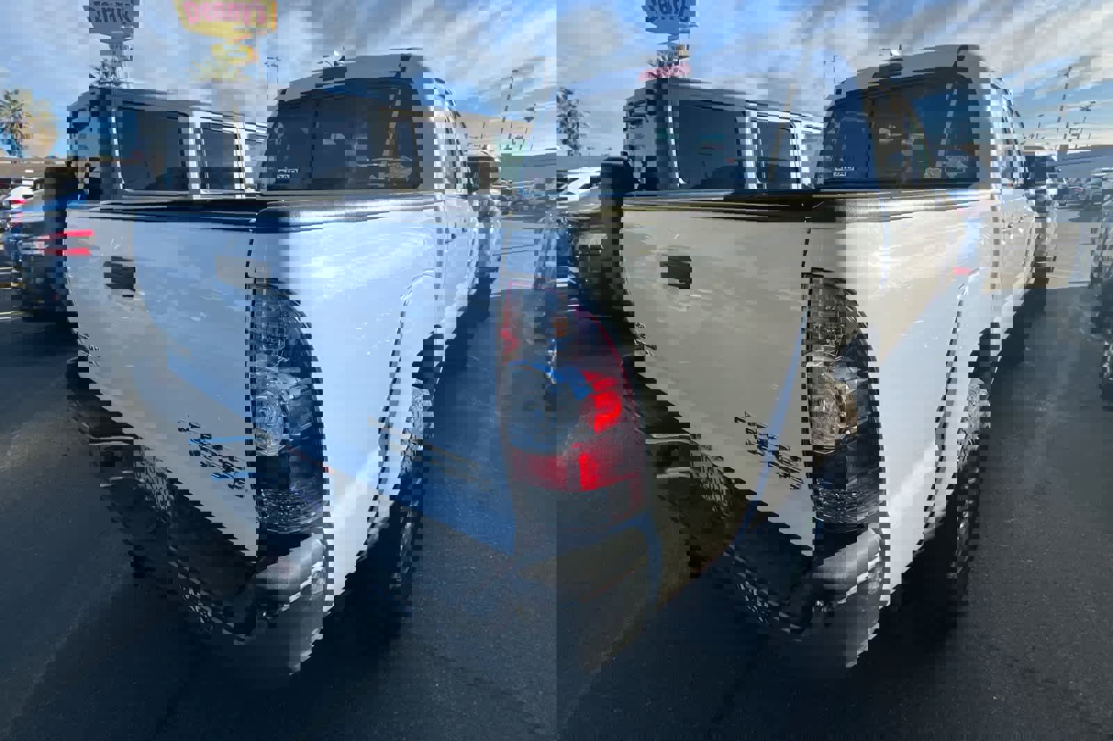 Used 2014 Toyota Tacoma PreRunner w/ SR5 Package image 4