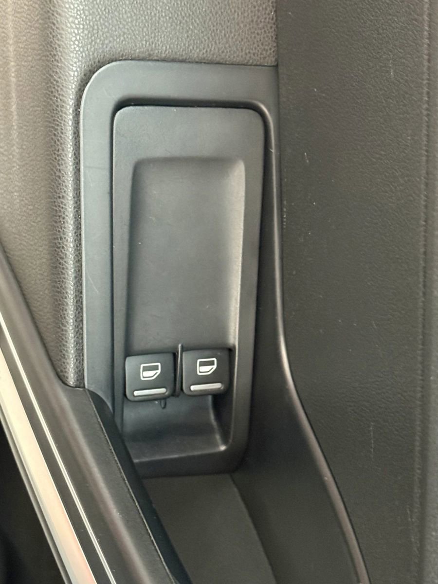 Used 2014 Volkswagen Beetle 2.5 FWD image 21