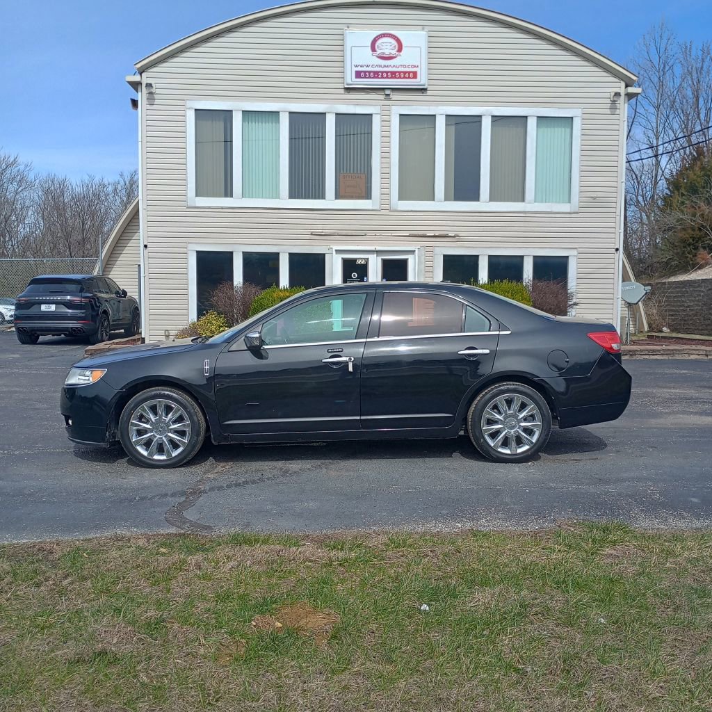 Used 2012 Lincoln MKZ image 2