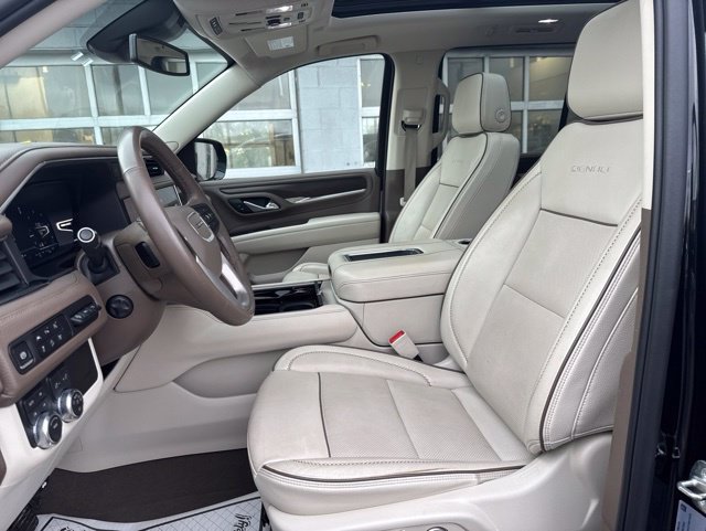 Used 2024 GMC Yukon Denali AWD/4WD image 8