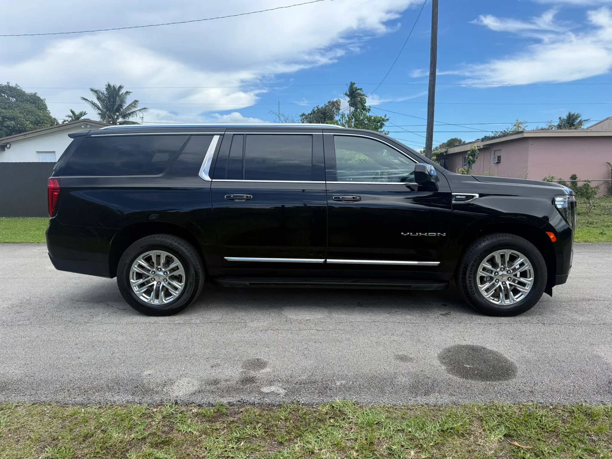 Used 2024 GMC Yukon XL SLT RWD image 7