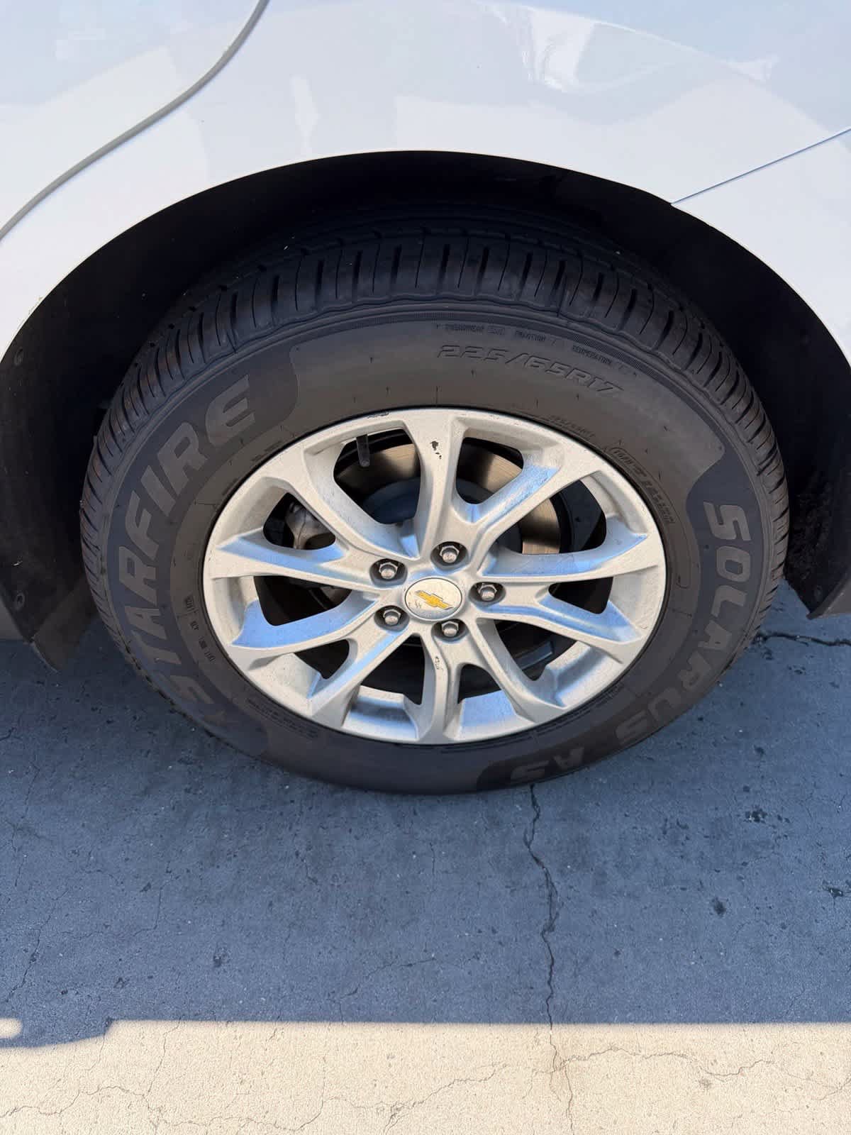 Used 2020 Chevrolet Equinox LS FWD image 9