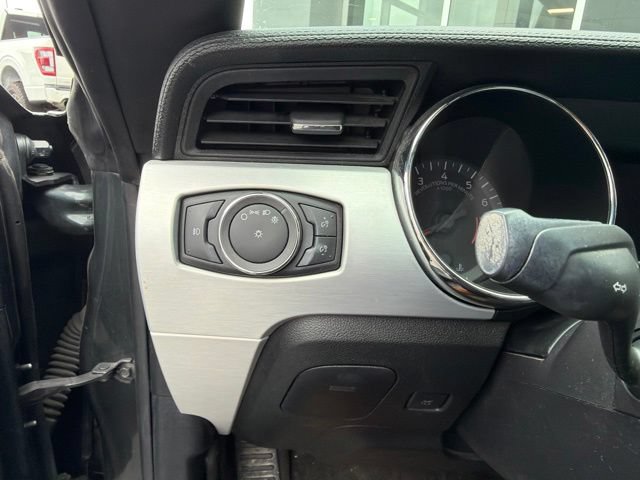 Used 2015 Ford Mustang Premium RWD image 6