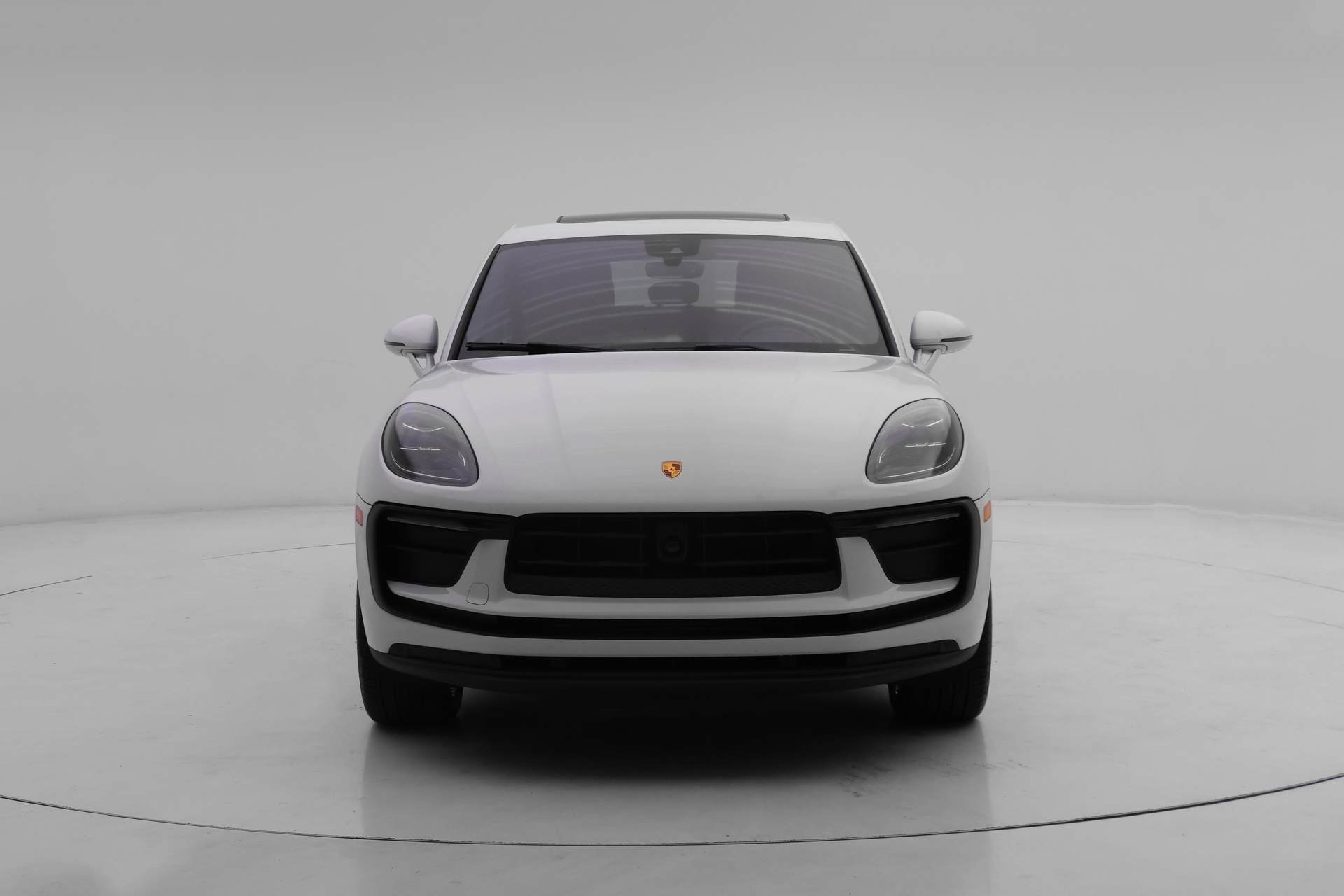 Used 2025 Porsche Macan image 17