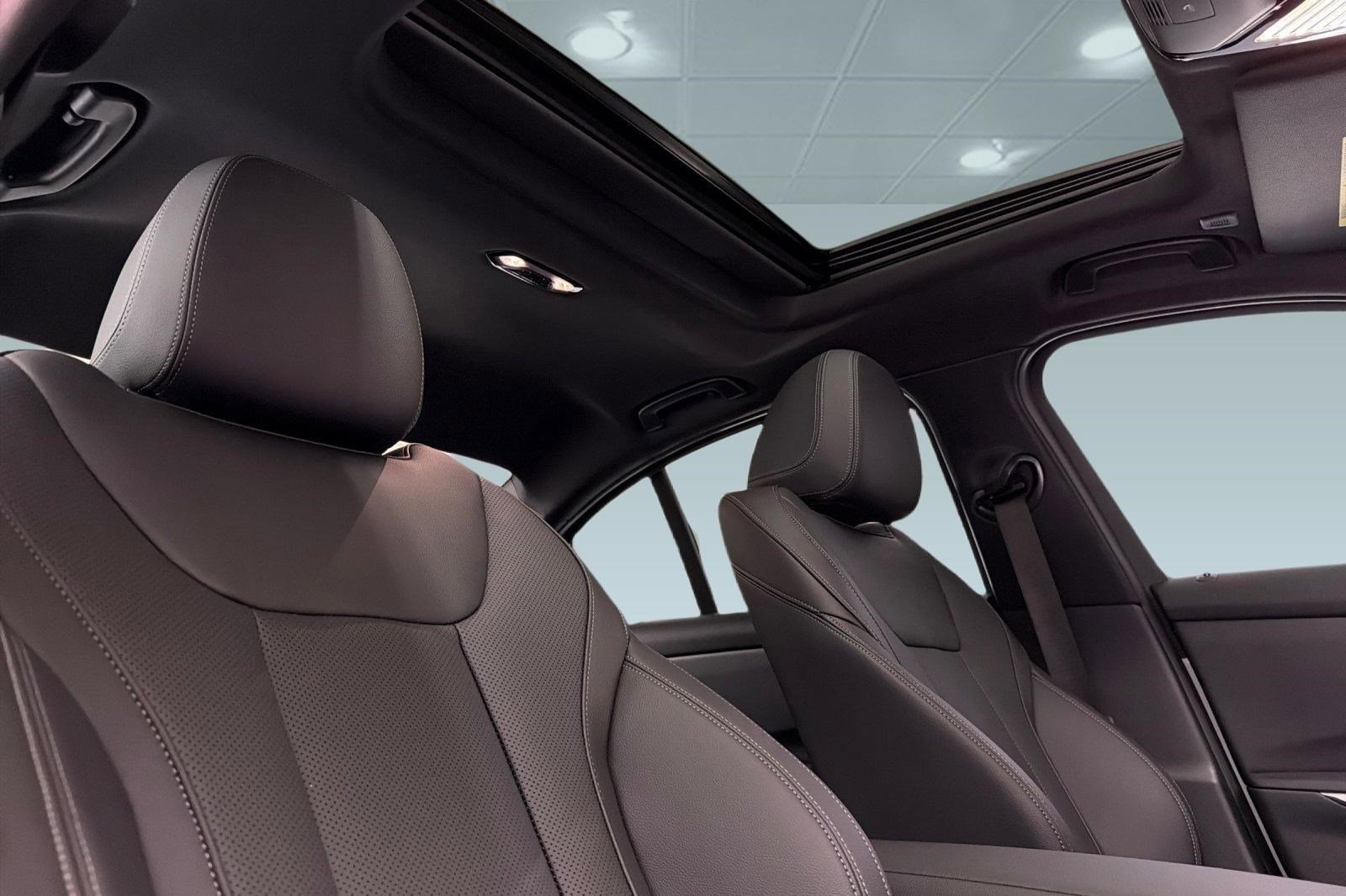 New 2026 BMW 330i Sedan w/ M Sport Package image 15