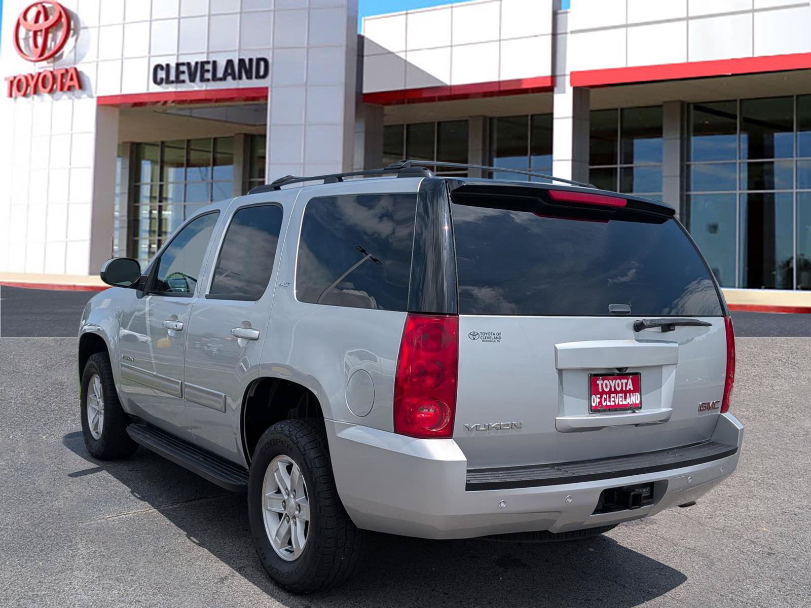 Used 2013 GMC Yukon SLT AWD/4WD image 4