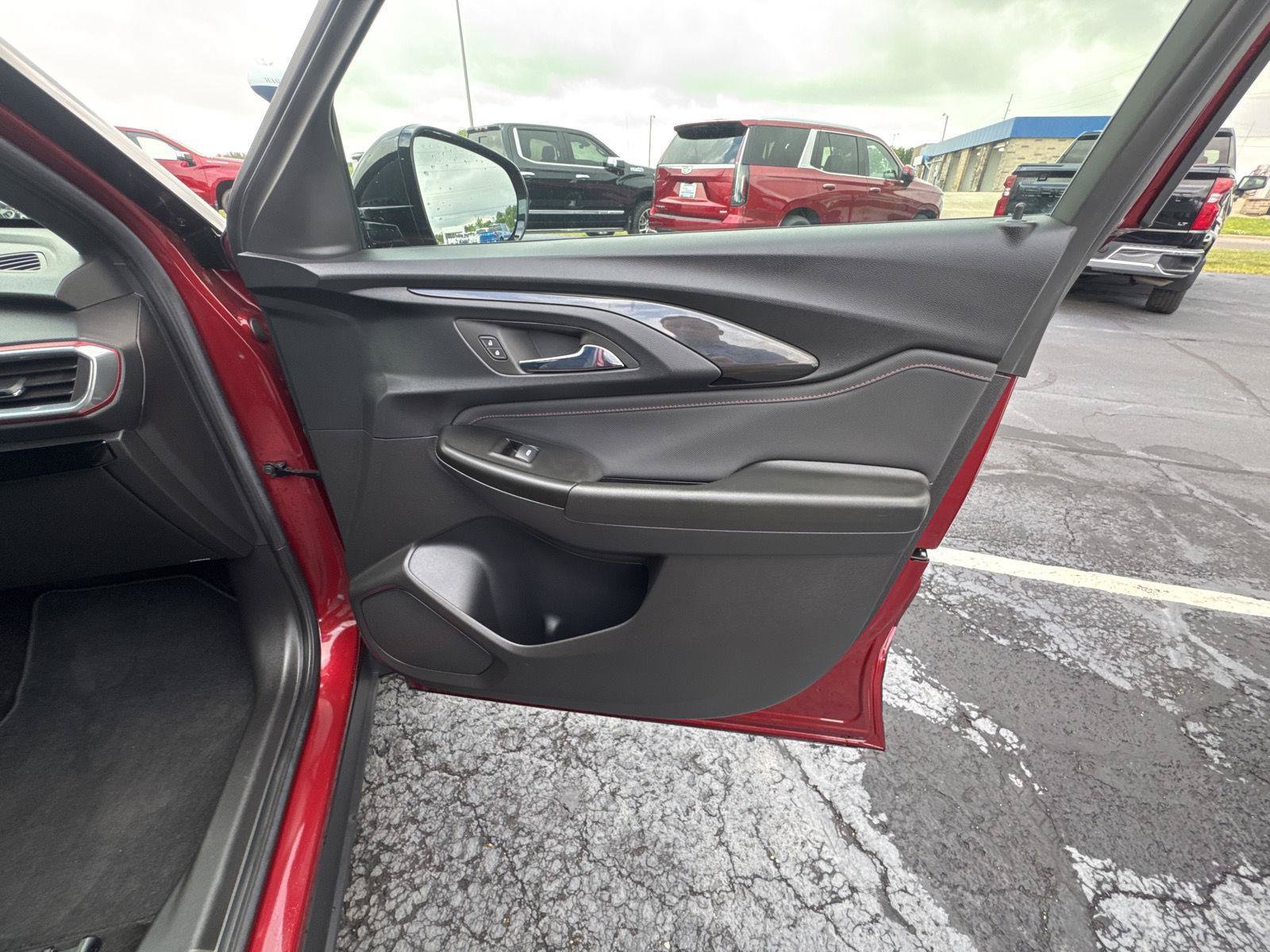 Used 2023 Chevrolet TrailBlazer RS AWD/4WD image 18