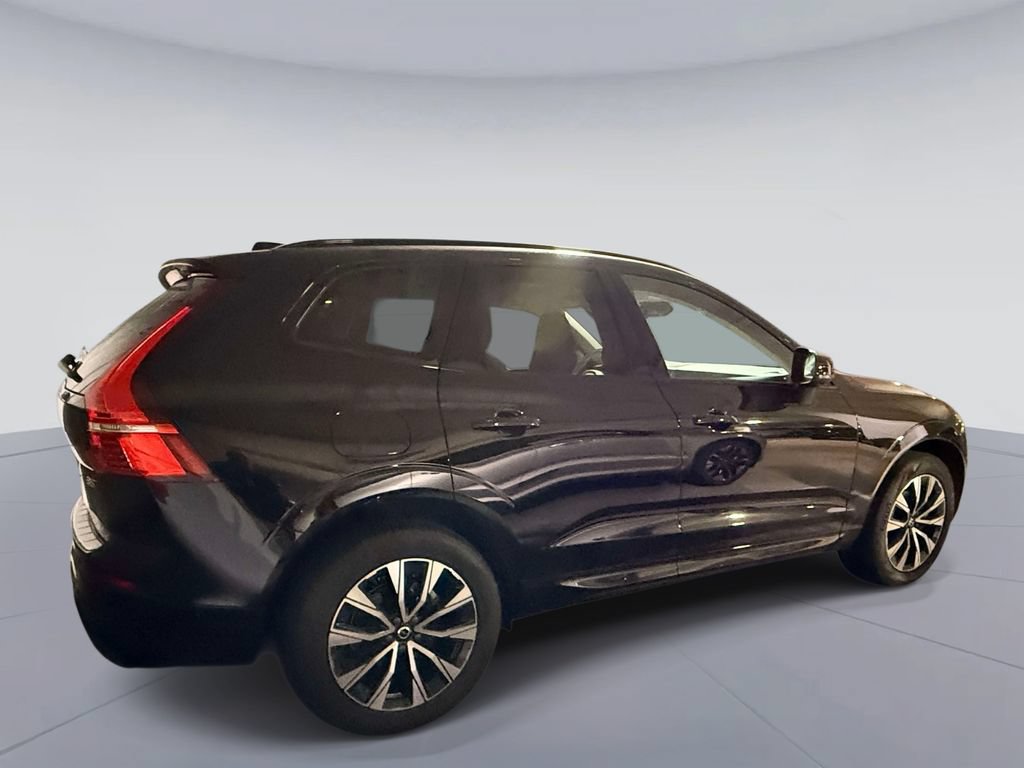 Used 2024 Volvo XC60 B5 Plus w/ Protection Package Premier AWD/4WD image 4