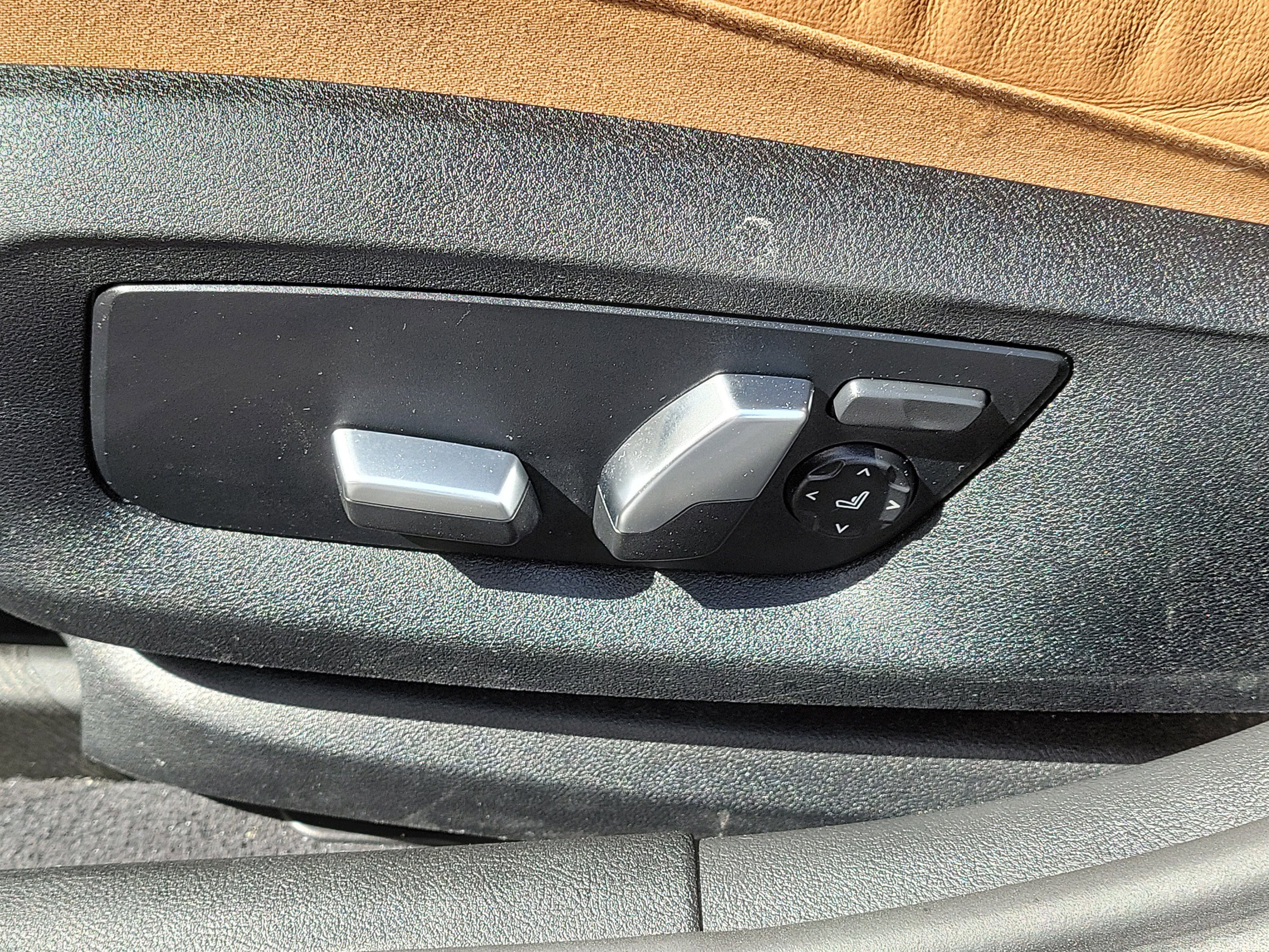 Used 2023 BMW 540i w/ M Sport Package image 20