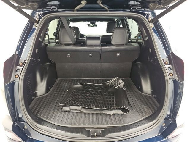 Used 2018 Toyota RAV4 SE w/ Power Extra Value Package AWD/4WD image 29