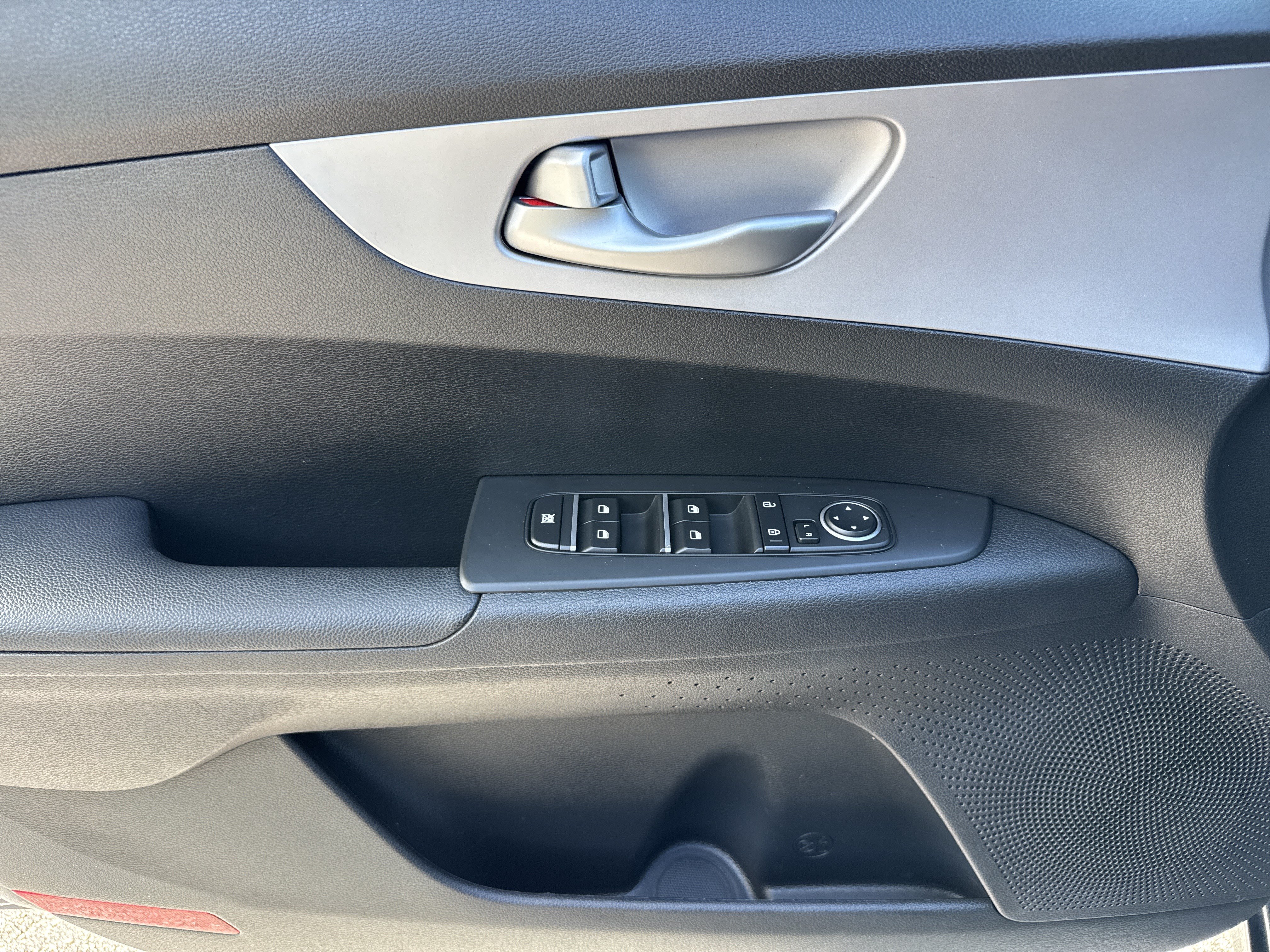 Used 2024 Kia Forte LXS FWD image 14