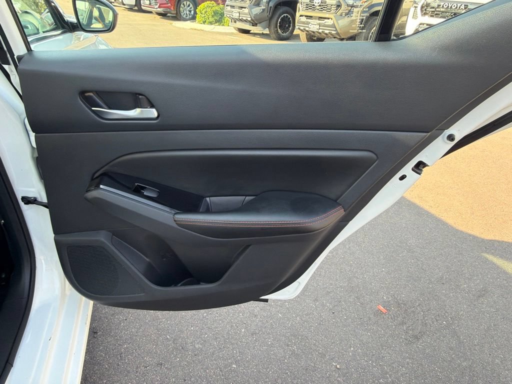 Used 2024 Nissan Altima 2.5 SR FWD image 12