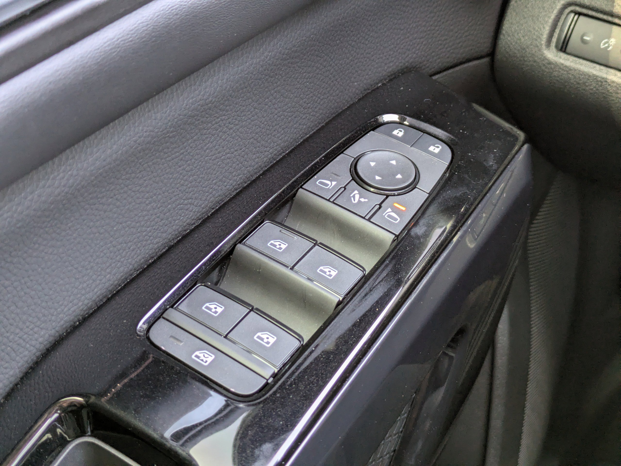 New 2026 Nissan Pathfinder Platinum FWD image 28