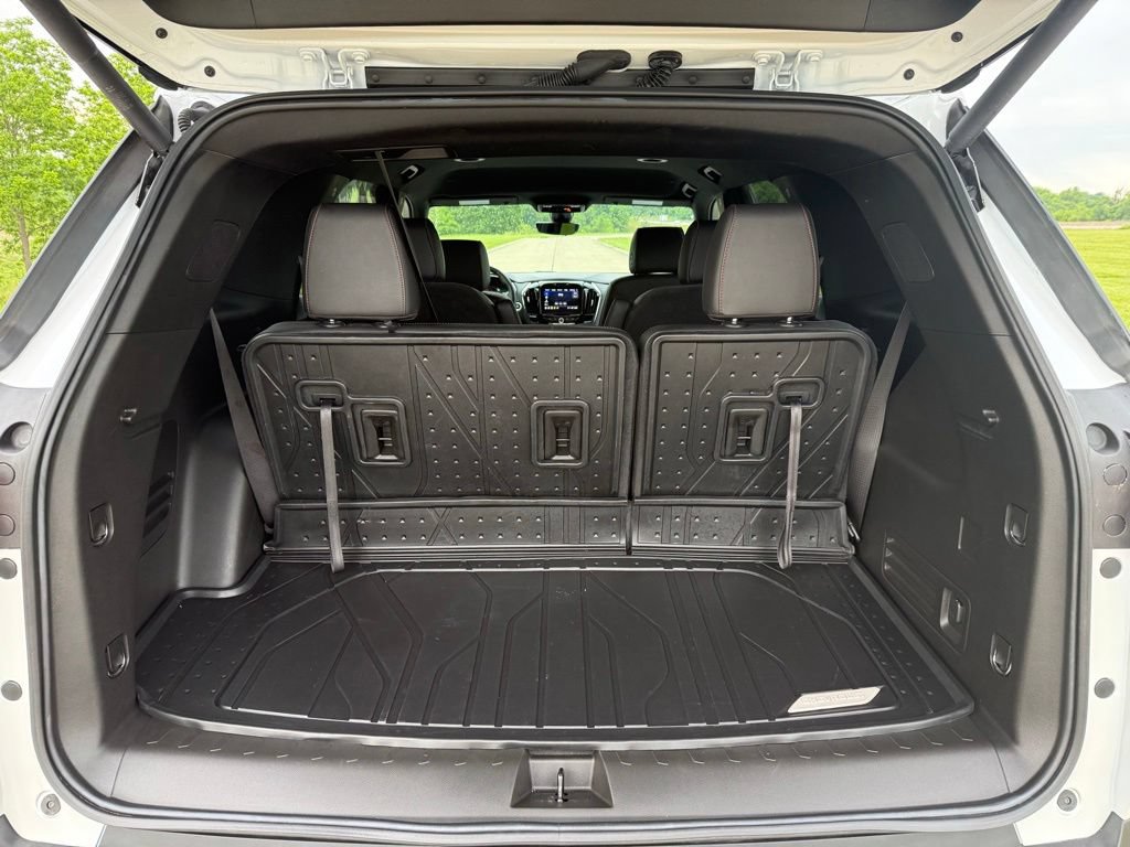 Used 2023 Chevrolet Traverse RS w/ LPO, Floor Liner Package FWD image 6