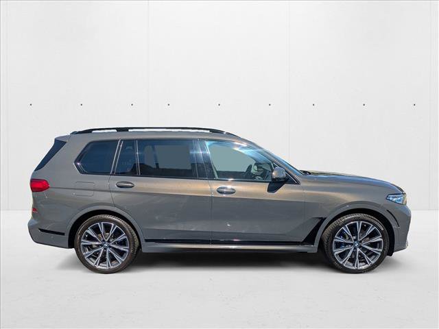 Used 2022 BMW X7 M50i image 4
