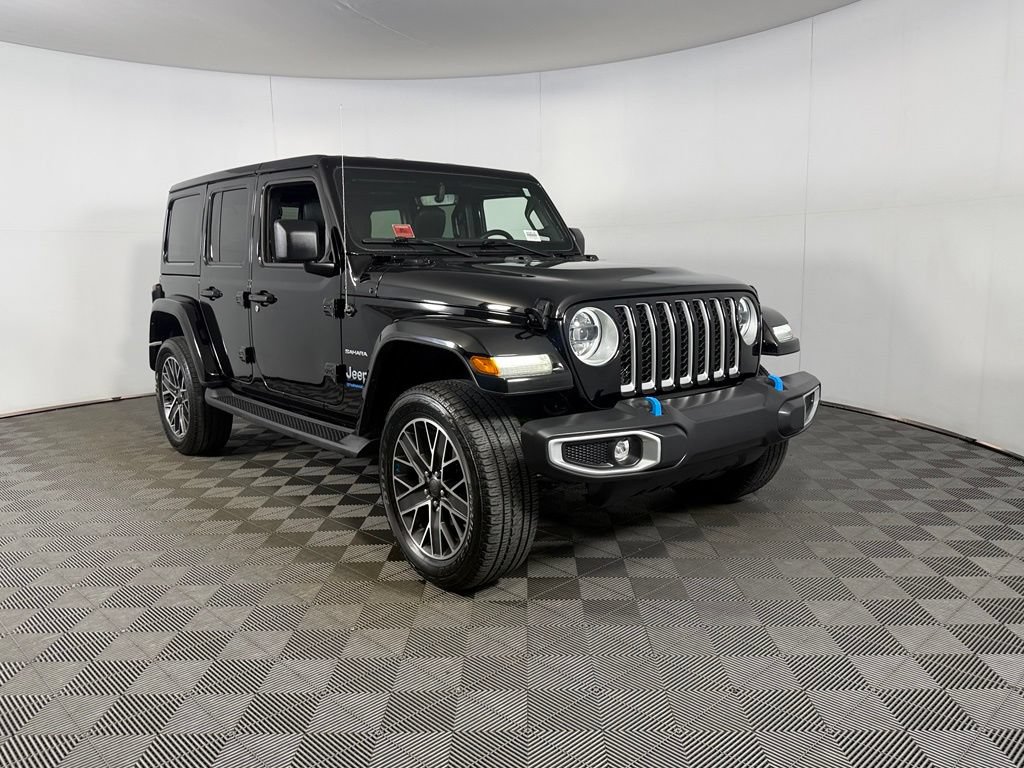 Used 2023 Jeep Wrangler Unlimited Sahara w/ Cold Weather Group AWD/4WD image 5