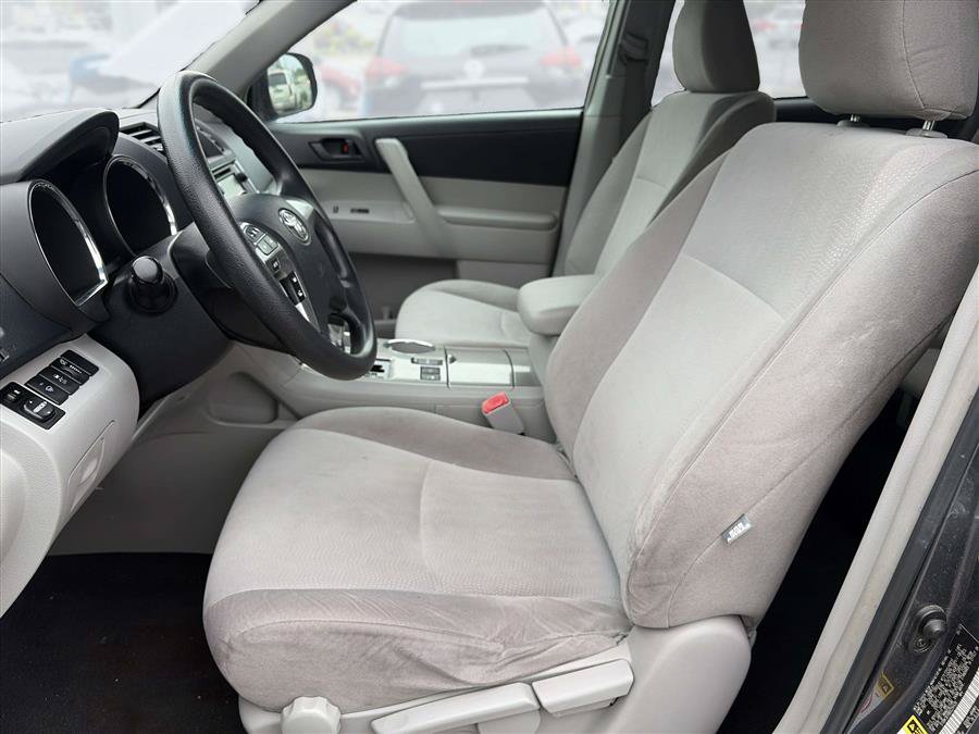 Used 2013 Toyota Highlander 4WD w/ Cold Weather Pkg image 10