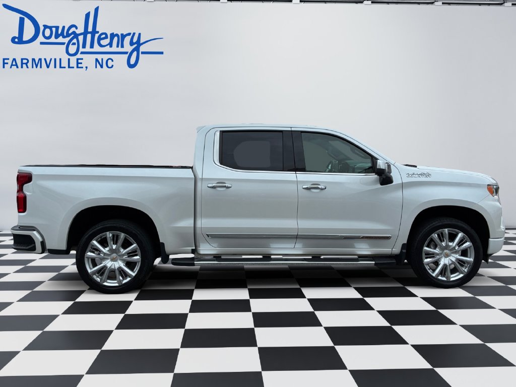 Used 2022 Chevrolet Silverado 1500 High Country w/ High Country Premium Package AWD/4WD image 6