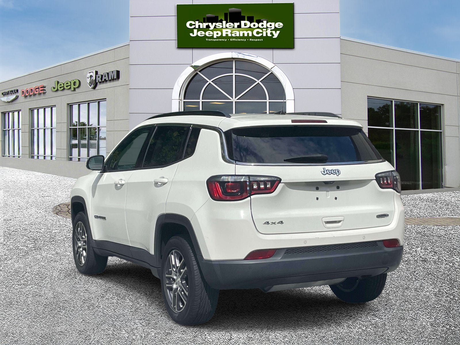 Used 2020 Jeep Compass Latitude AWD/4WD image 8