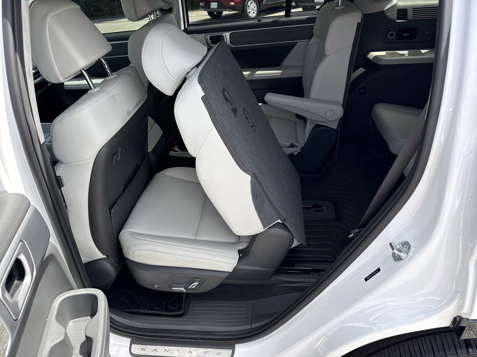 Used 2025 Hyundai Santa Fe Calligraphy FWD image 16