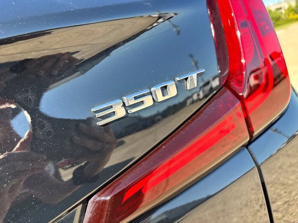 Used 2024 Cadillac XT4 Luxury w/ Cold Weather Package AWD/4WD image 11